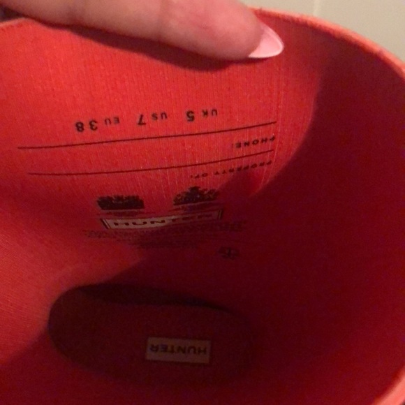 Bright red hunter boots - Picture 3 of 4